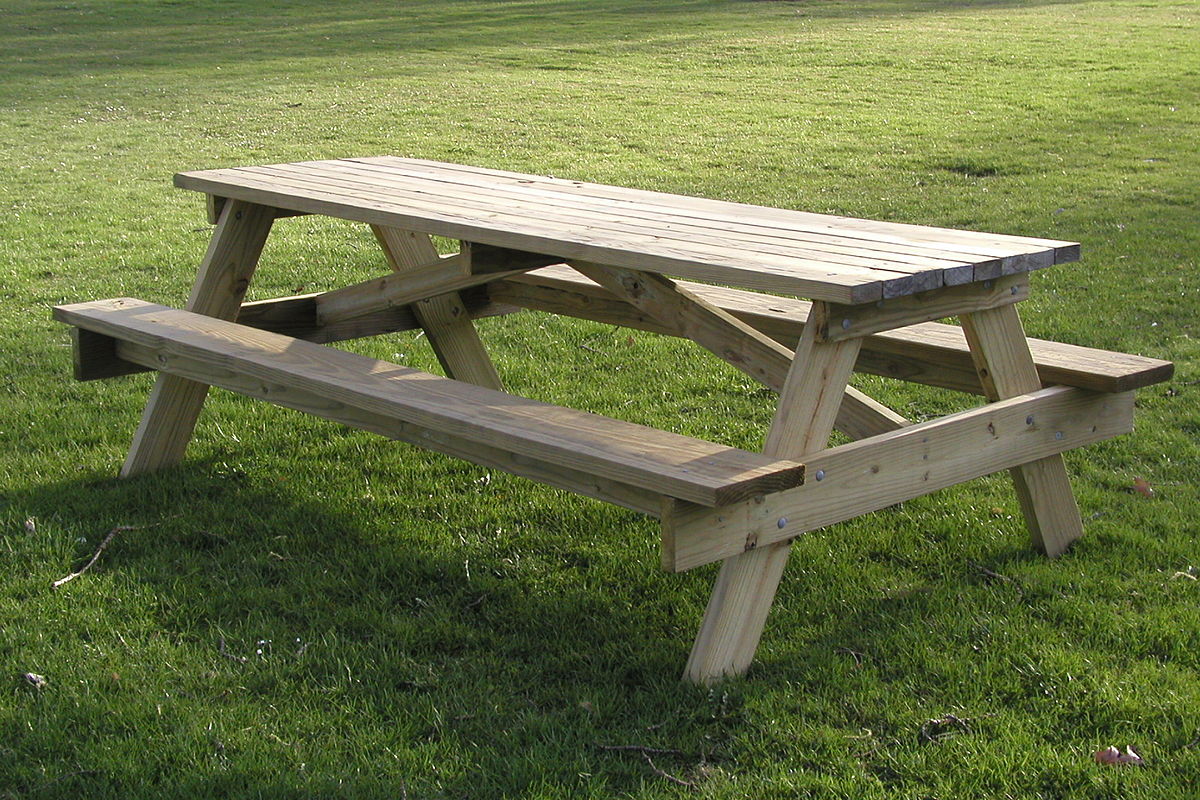 Picnic-Tables